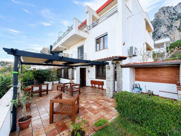 casa indipendente in vendita a Palermo in zona Addaura