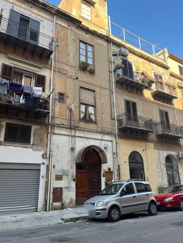 appartamento in vendita a Palermo in zona Politeama