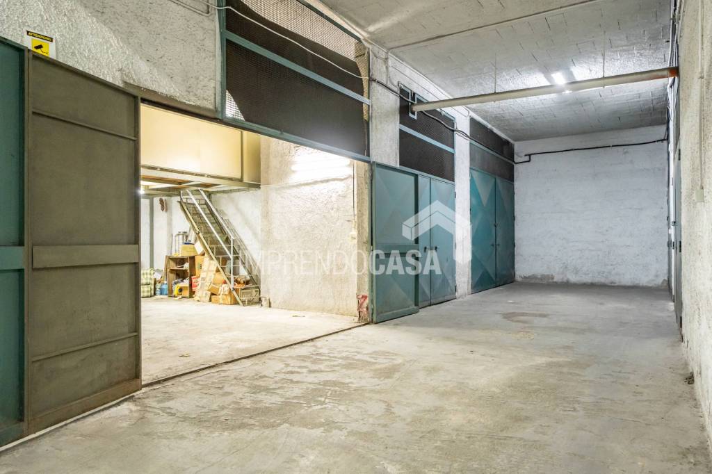 locale di sgombero in vendita a Palermo in zona Montepellegrino
