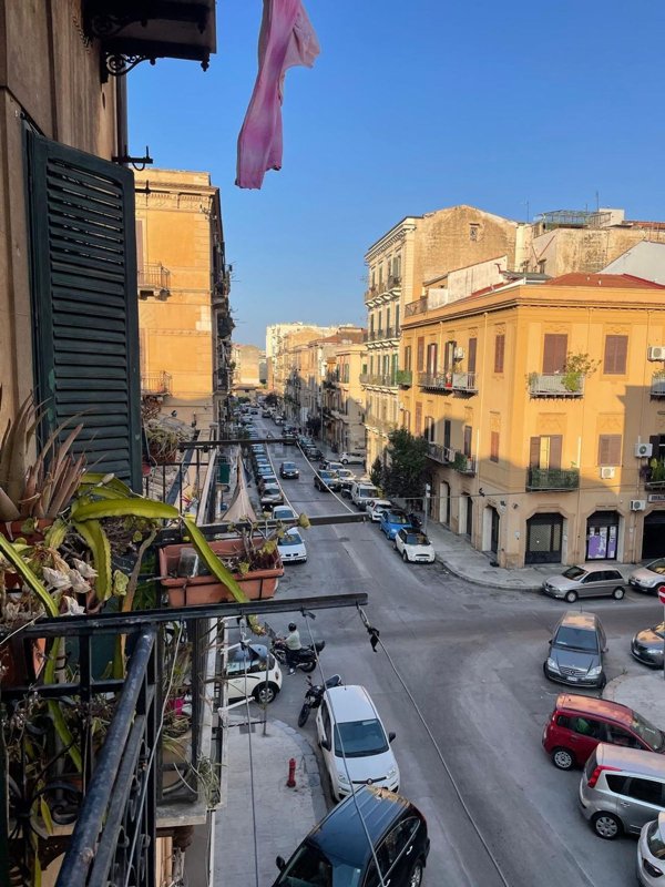 appartamento in vendita a Palermo in zona Zisa