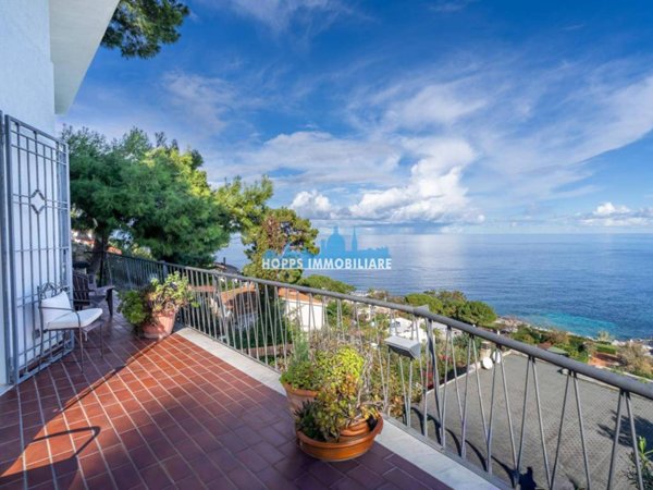 casa indipendente in vendita a Palermo in zona Addaura