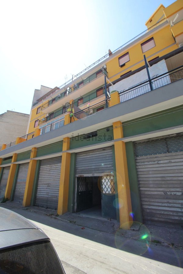 locale commerciale in vendita a Palermo in zona Oreto
