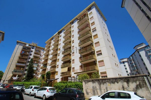 appartamento in vendita a Palermo in zona Montegrappa / Santa Rosalia