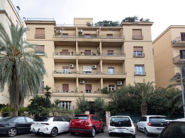 appartamento in vendita a Palermo in zona Zisa
