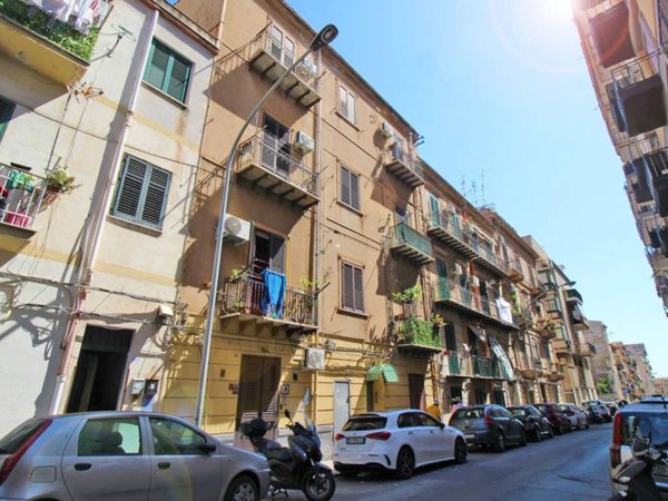 appartamento in vendita a Palermo in zona Zisa