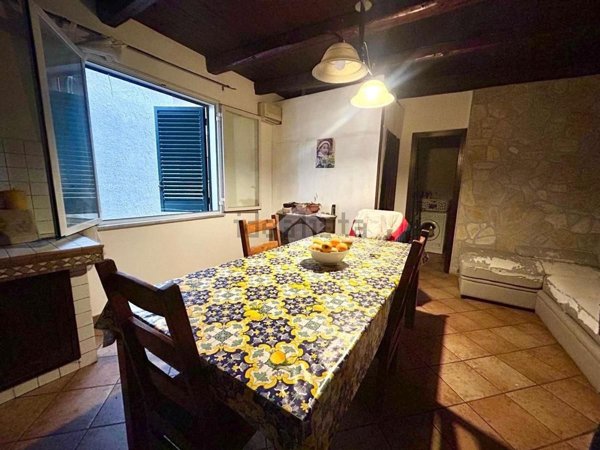 appartamento in vendita a Palermo in zona Partanna