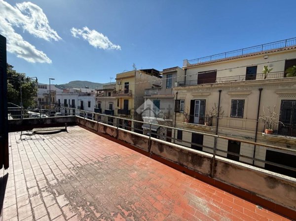 appartamento in vendita a Palermo in zona Partanna