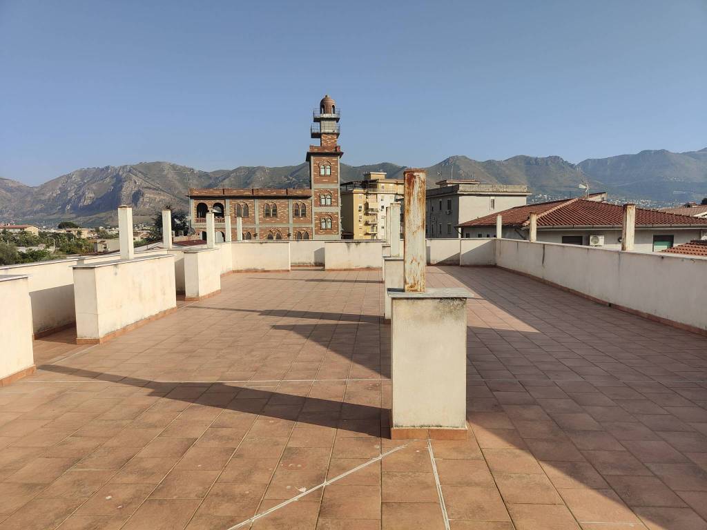 appartamento in vendita a Palermo in zona Mezzomonreale