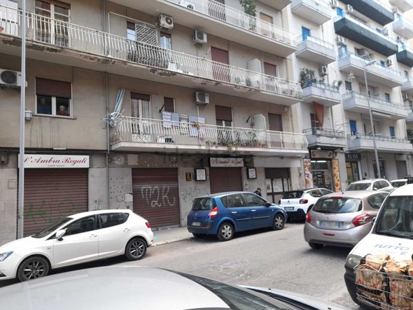 locale commerciale in vendita a Palermo in zona Malaspina/Palagonia