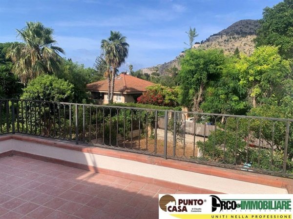 appartamento in vendita a Palermo in zona Mondello