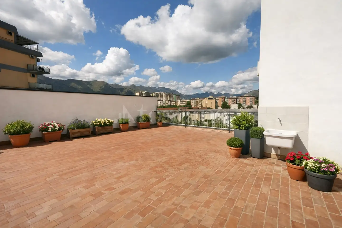 appartamento in vendita a Palermo in zona Montegrappa / Santa Rosalia