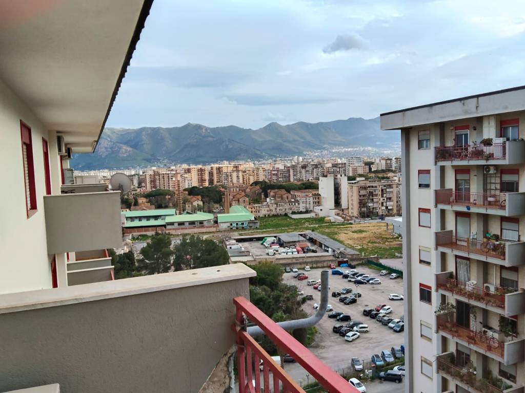 appartamento in vendita a Palermo in zona Zisa