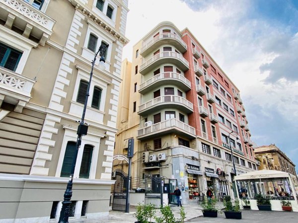 appartamento in vendita a Palermo in zona Politeama