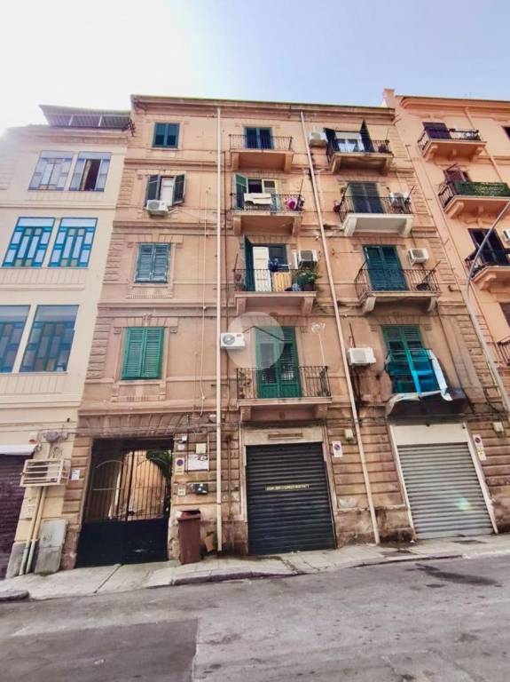 appartamento in vendita a Palermo in zona Zisa