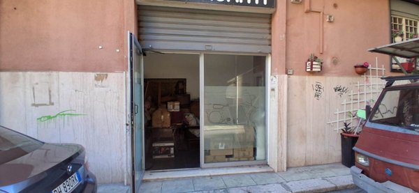 negozio in vendita a Palermo in zona Zisa