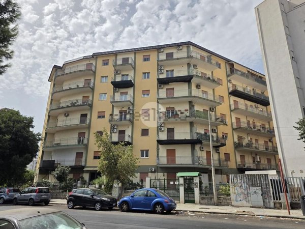 appartamento in vendita a Palermo in zona Montegrappa / Santa Rosalia