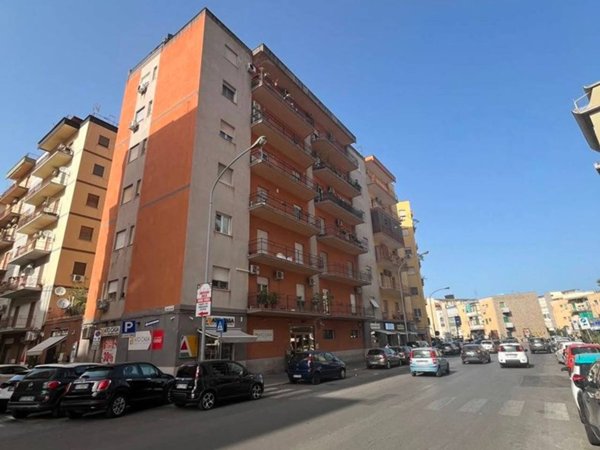 appartamento in vendita a Palermo in zona Malaspina/Palagonia