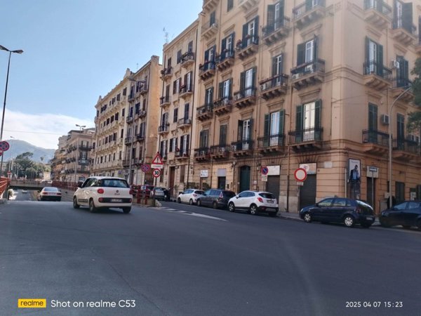 appartamento in vendita a Palermo in zona Politeama