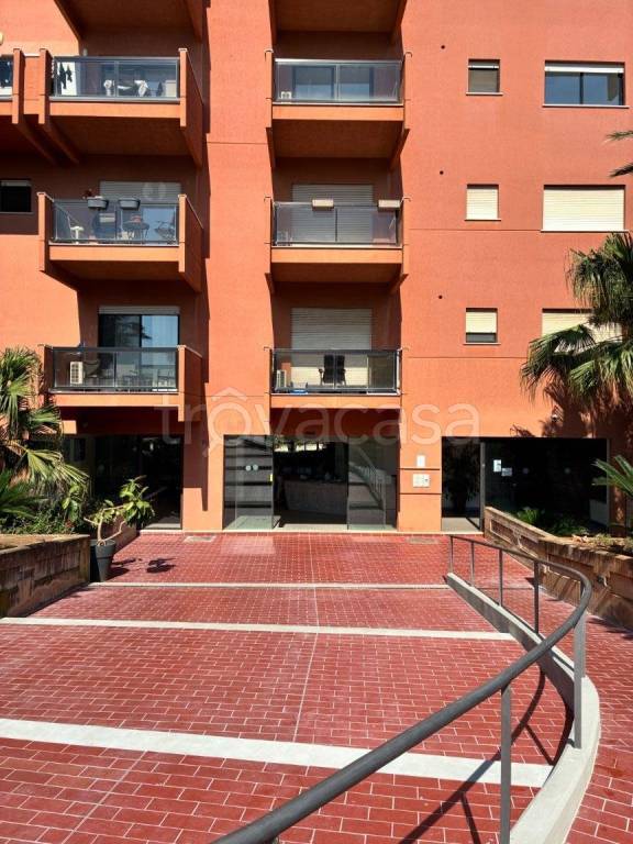 ufficio in vendita a Palermo in zona Arenella/Vergine Maria
