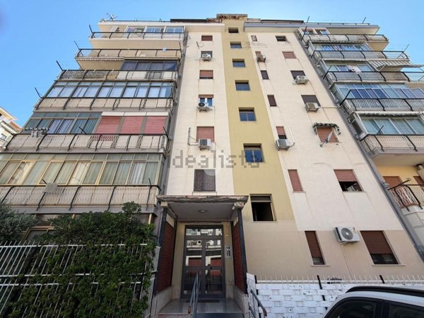 appartamento in vendita a Palermo in zona Zisa