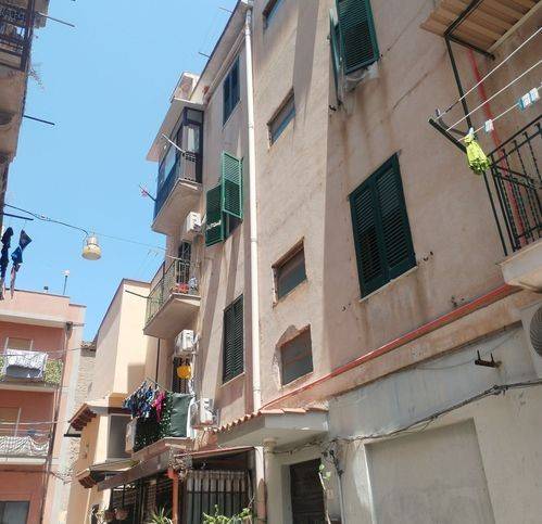 appartamento in vendita a Palermo in zona Zisa