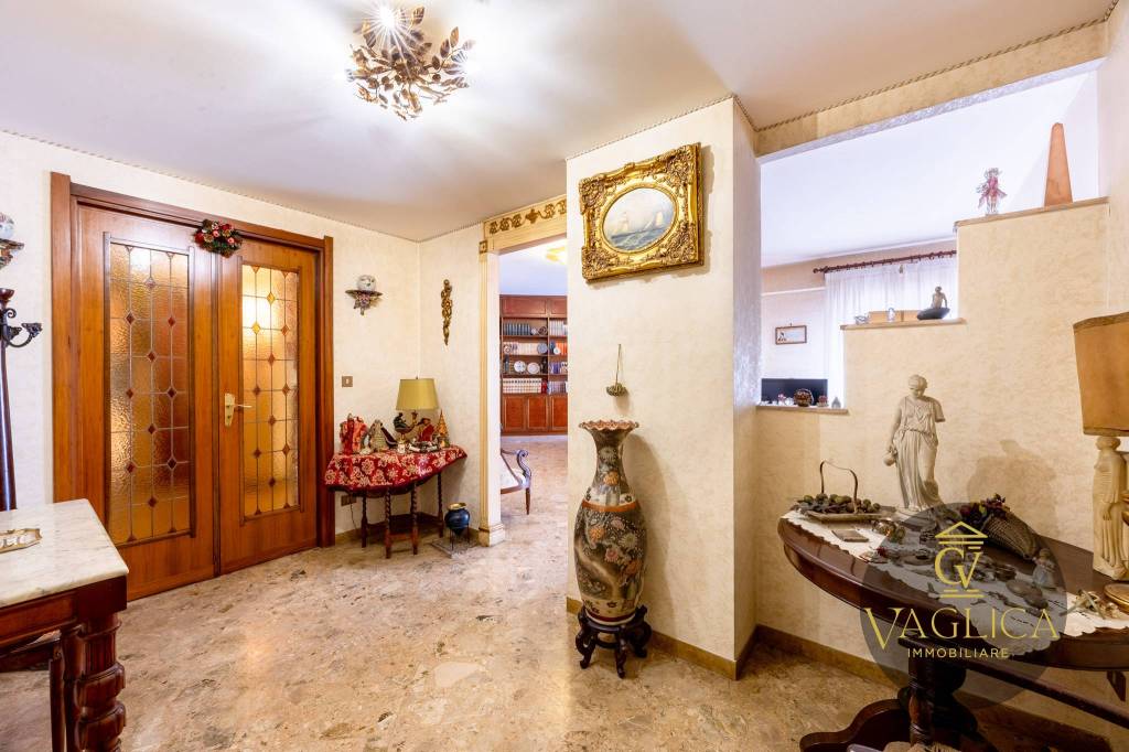 appartamento in vendita a Palermo in zona Malaspina/Palagonia