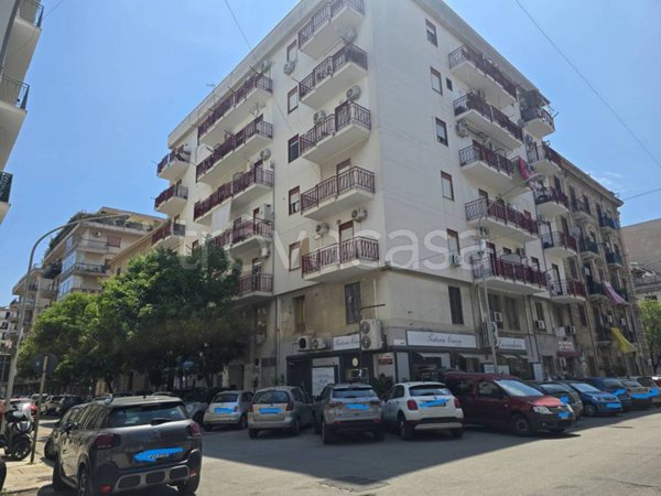 appartamento in vendita a Palermo in zona Zisa