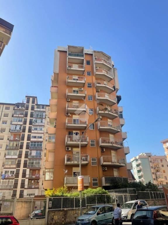 appartamento in vendita a Palermo in zona Montegrappa / Santa Rosalia