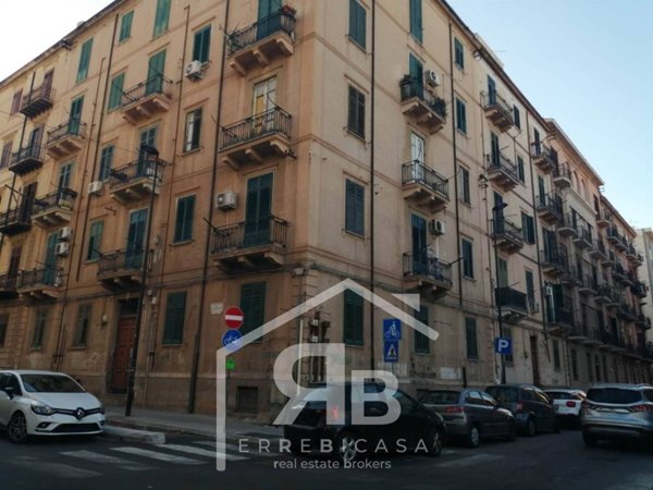 appartamento in vendita a Palermo in zona Montegrappa / Santa Rosalia