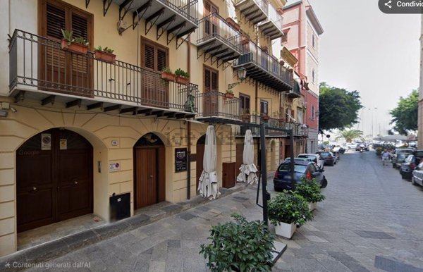 locale commerciale in vendita a Palermo in zona Centro storico