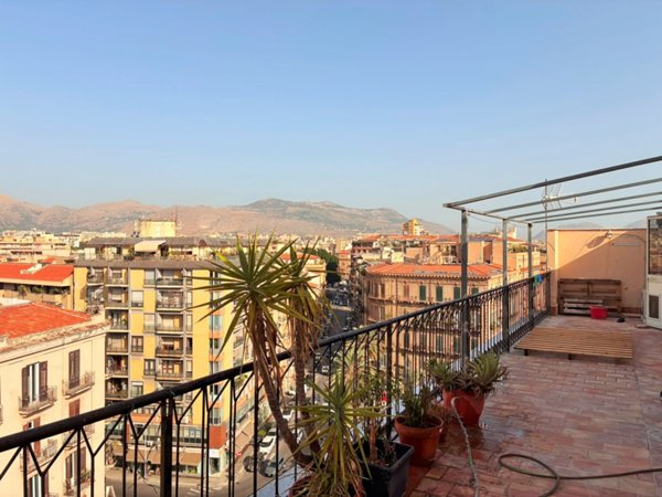 appartamento in vendita a Palermo in zona Centro storico
