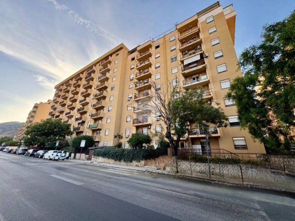 appartamento in vendita a Palermo in zona Mezzomonreale