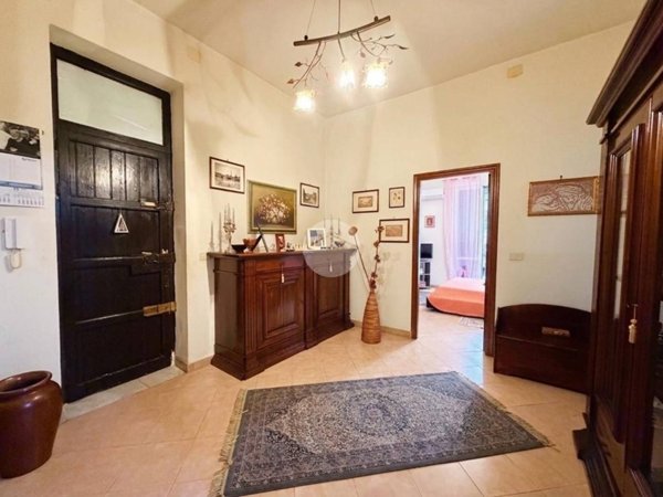 appartamento in vendita a Palermo in zona Zisa