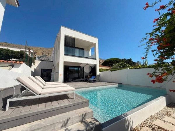 casa indipendente in vendita a Palermo in zona Mondello
