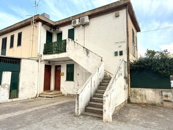 appartamento in vendita a Palermo in zona Malaspina/Palagonia