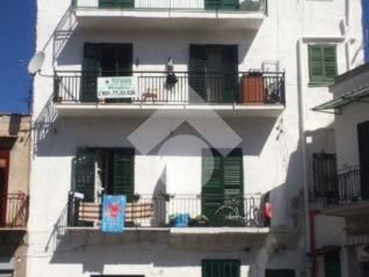 intera palazzina in vendita a Palermo in zona Montegrappa / Santa Rosalia