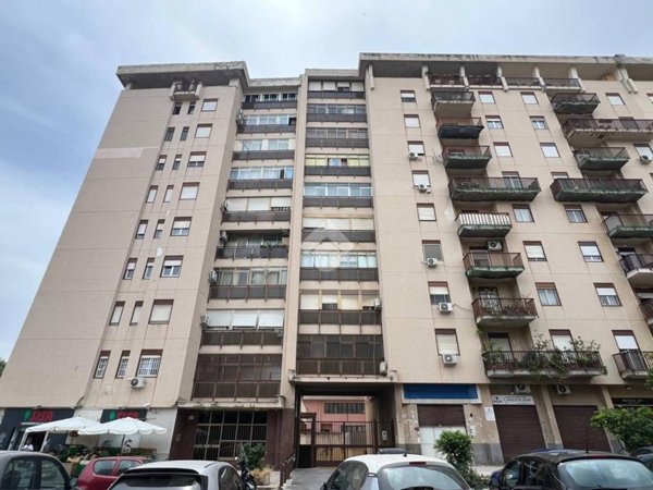 appartamento in vendita a Palermo in zona Zisa