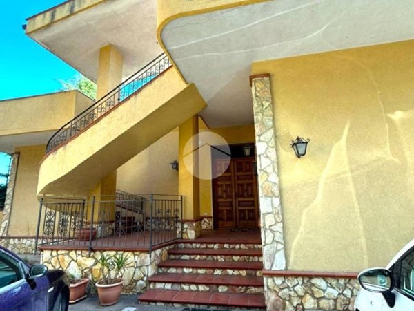casa indipendente in vendita a Palermo in zona Croceverde