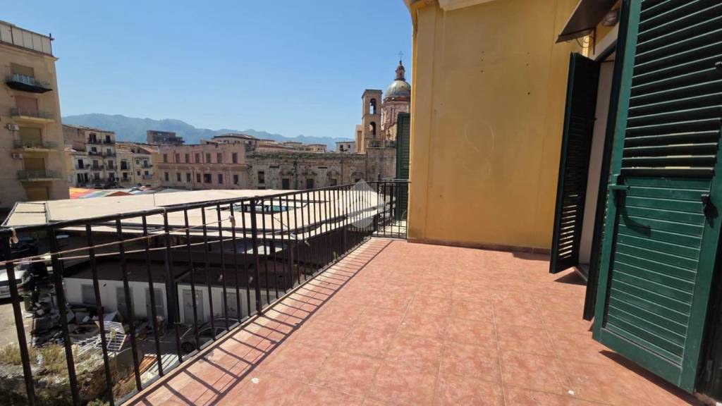 appartamento in vendita a Palermo in zona Centro storico