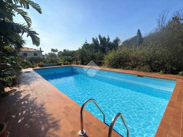 casa indipendente in vendita a Palermo in zona Partanna