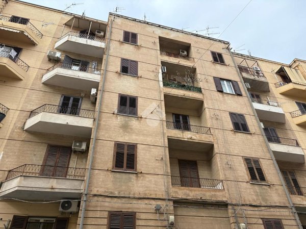 appartamento in vendita a Palermo in zona Montegrappa / Santa Rosalia