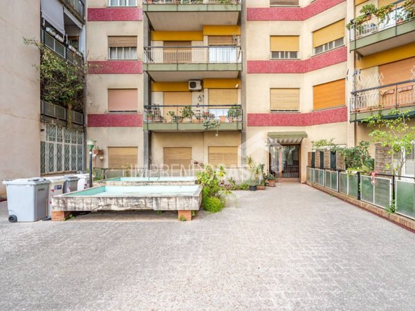 appartamento in vendita a Palermo in zona Malaspina/Palagonia