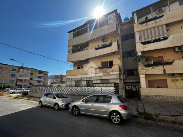 appartamento in vendita a Palermo in zona Chiavelli