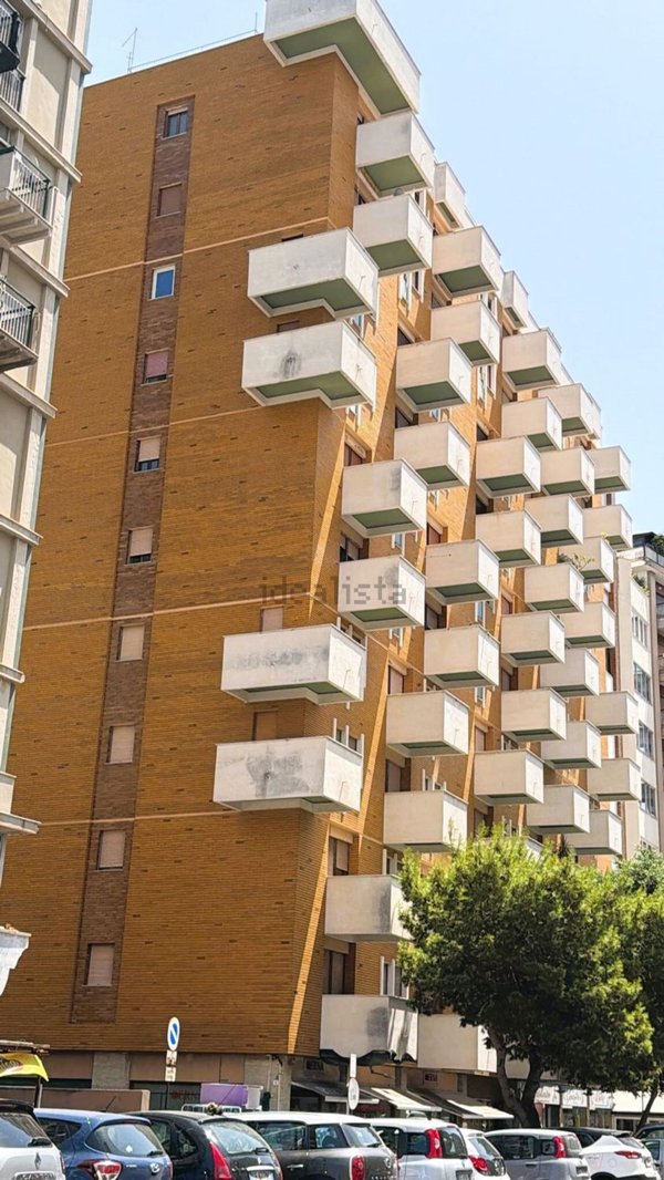 appartamento in vendita a Palermo in zona Malaspina/Palagonia