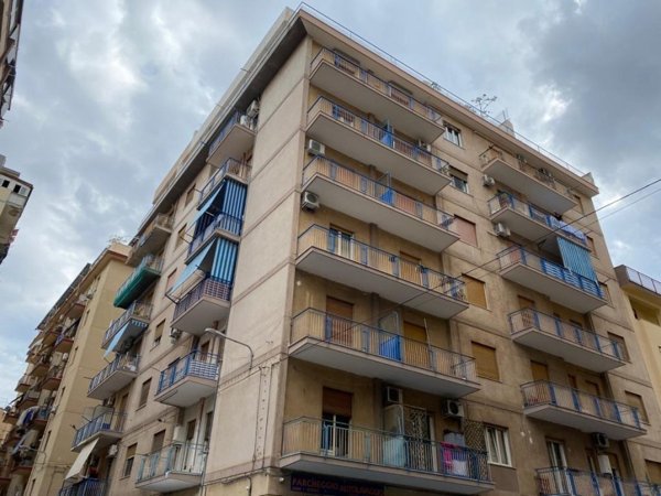 appartamento in vendita a Palermo in zona Malaspina/Palagonia