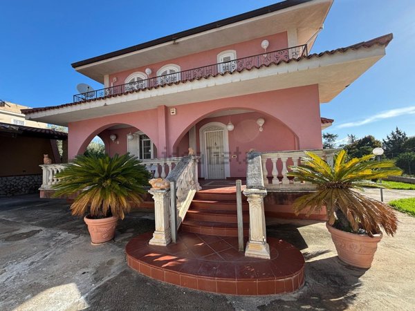 casa indipendente in vendita a Palermo in zona Mezzomonreale