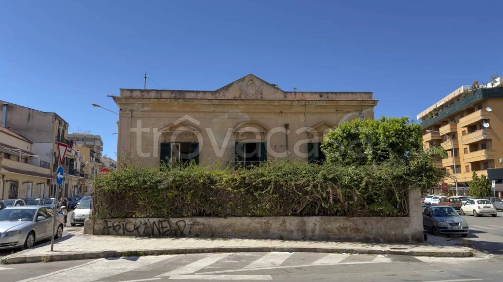 casa indipendente in vendita a Palermo in zona Malaspina/Palagonia