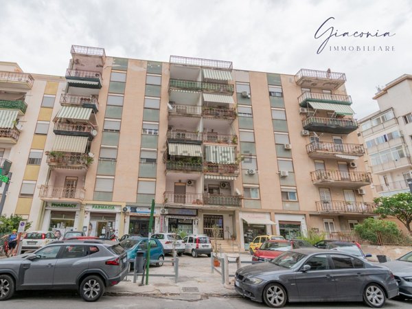 appartamento in vendita a Palermo in zona Sferracavallo
