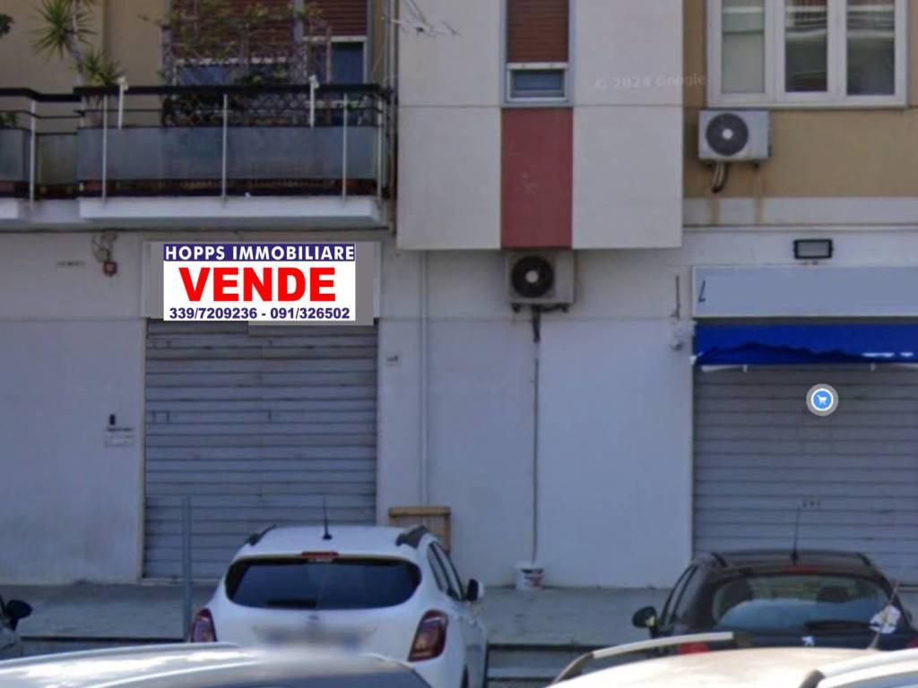 locale commerciale in vendita a Palermo in zona Montepellegrino