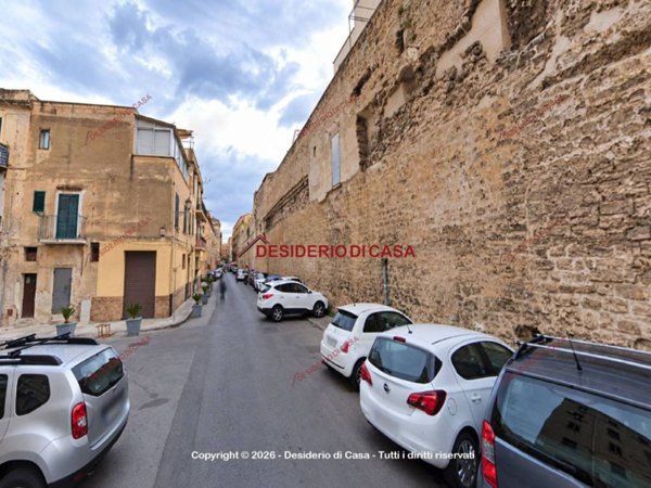 intera palazzina in vendita a Palermo in zona Centro storico